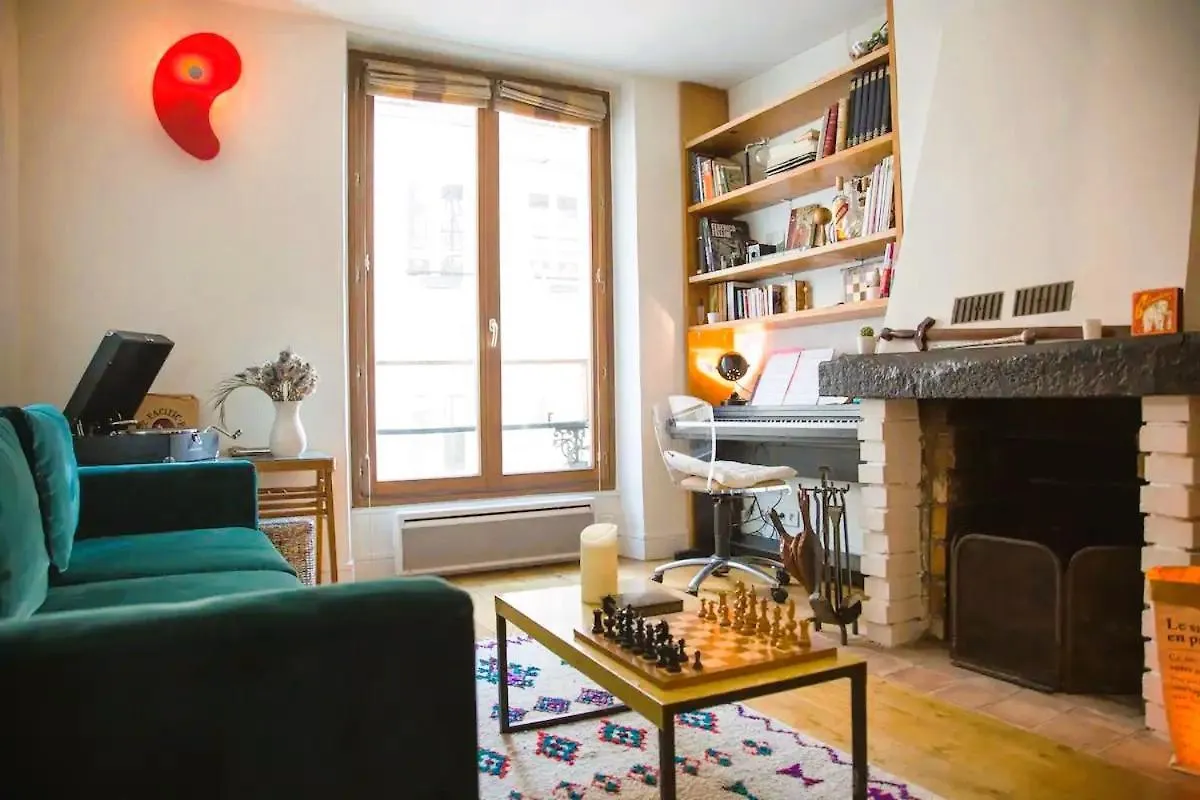 Spacieux Et Design - Marais Apartment Paris